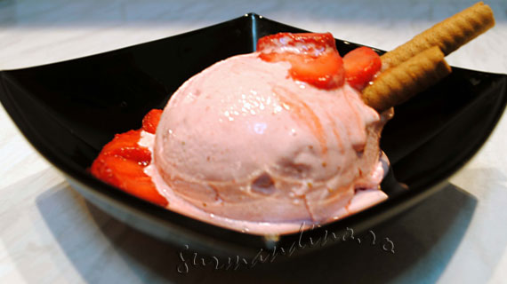 Inghetata rapida si cremoasa de capsune / Strawberry ice cream