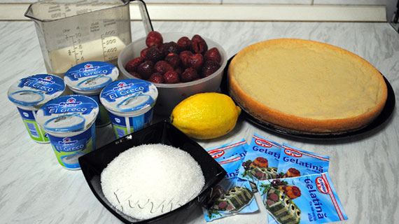 Tort de capsune si lamaie / Strawberry and lemon cake