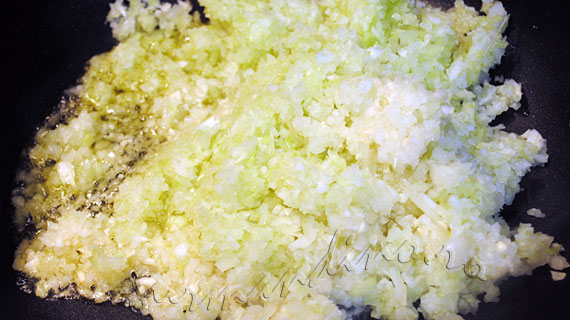 Tortellini al forno cu telina si ciuperci / Spinach and ricotta tortellini with celery and Cheddar chese