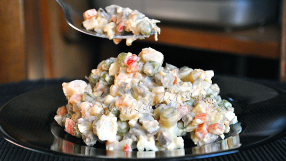 Salata de bouef - "vedeta" meselor de sarbatoare