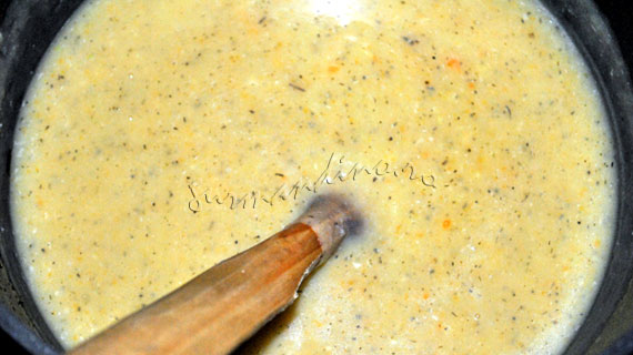 Supa cremoasa de usturoi cu cartofi si branza Gruyere