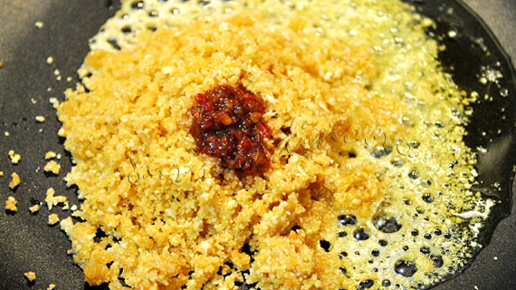 Curry de creveti cu sos de alune, lapte de cocos si usturoi