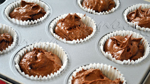 Reteta de cupcakes cu crema de ciocolata si mascarpone / cupcakes "Cuiburi cu oua" de Paste