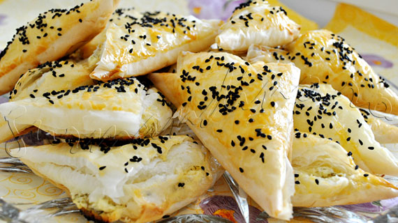 Reteta de pateuri turcesti - Börek cu branza feta si iaurt