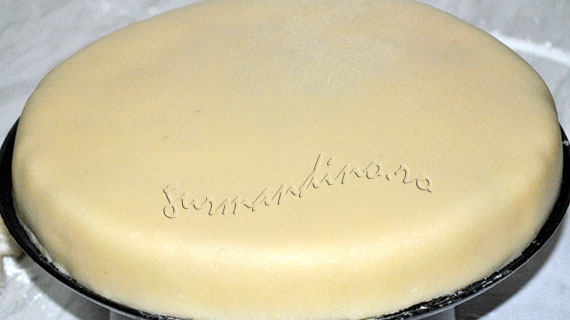 Tort ambasador cu crema de vanilie si fructe confiate, macerate in kirsch
