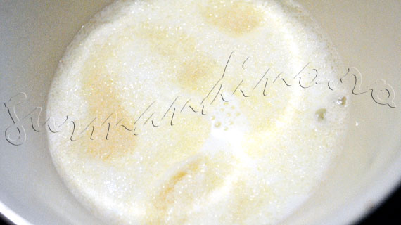 Reteta de panna cotta cu miere, vanilie si piure de kiwi