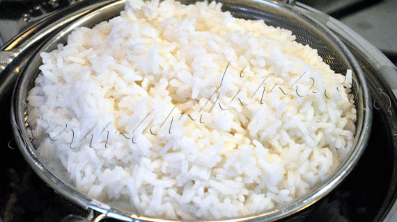 Nasi Goreng Ayam - reteta indoneziana de orez prajit cu pui si creveti