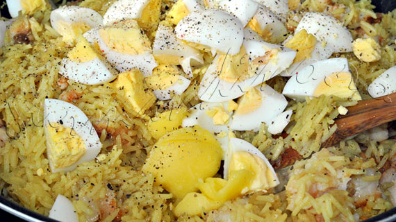 Reteta Kedgeree - orez indian cu peste afumat, curry si oua