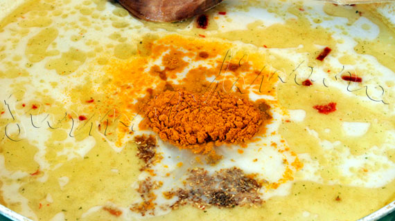 Reteta asiatica - Peste in sos picant cu lapte de cocos, cu garnitura de orez cu legume
