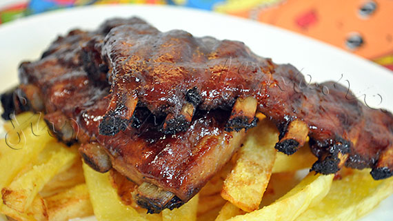 Reteta de coaste de porc BBQ… la cuptor